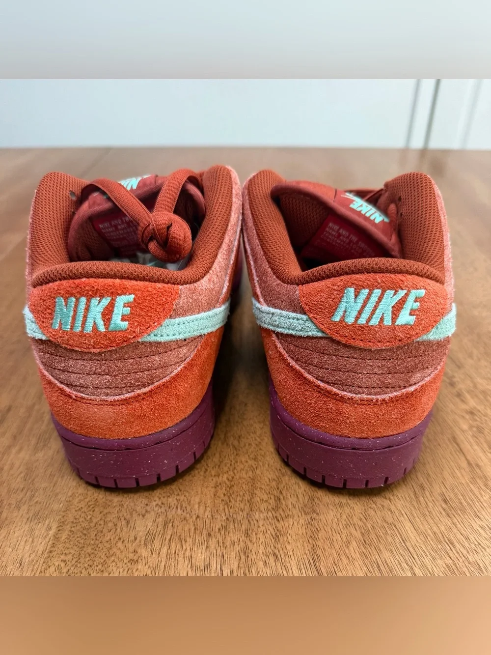 Nike SB Dunk Low Pro PRM Men’s | Mystic Red / Emerald Rise | Size 9.5 [NWT]